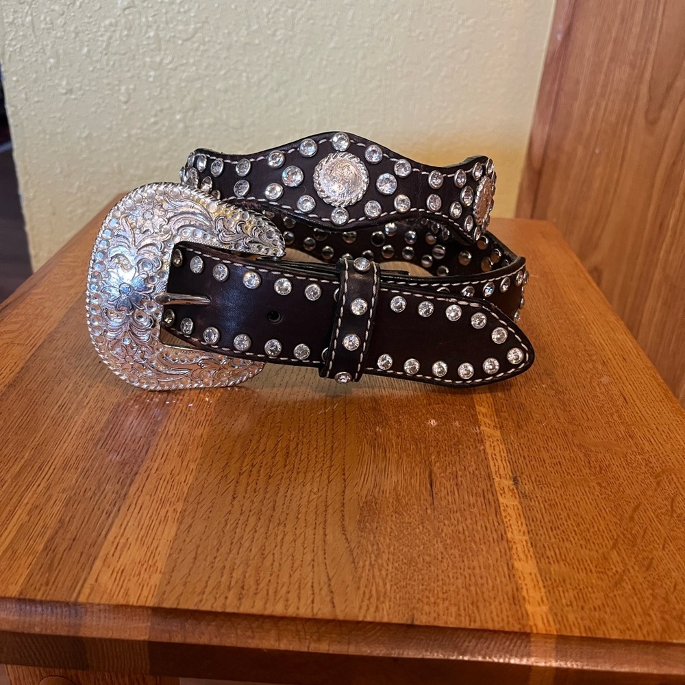 Women’s Nocona Leather Western Bling Belt, 1996. Dark Brown. Size 34-36.